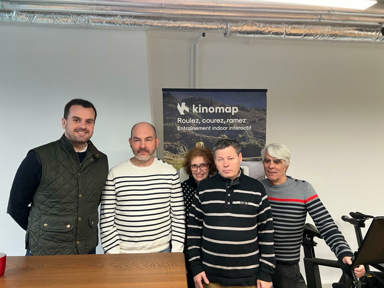 Chez kinomap 29 fevrier 2024 :  de gauche à droite  Victor, Christophe, Marie Pierre, Joël, Joachim 