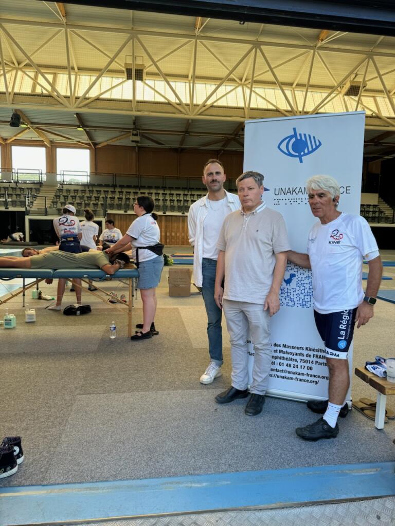 Joël BETTON Président de l'UNAKAM France  avec Grégory GUYOT directeur de l'IFMKDV Guinot et Joachim  CARDOSO membre du C A de 'LUNAKAM qui participe au DTL2P